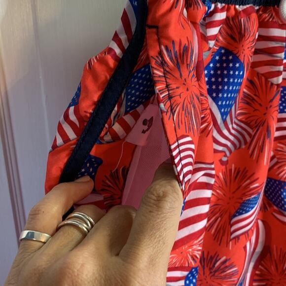 Rowdy Gentleman National Anthem USA Patriotic Flag Red Swim Trunks M-120 Sz L - Picture 4 of 10